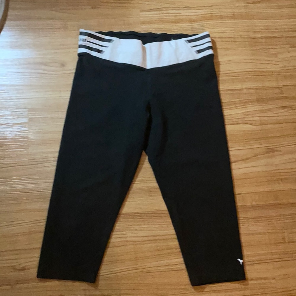 PINK Victoria Secret capri leggings
